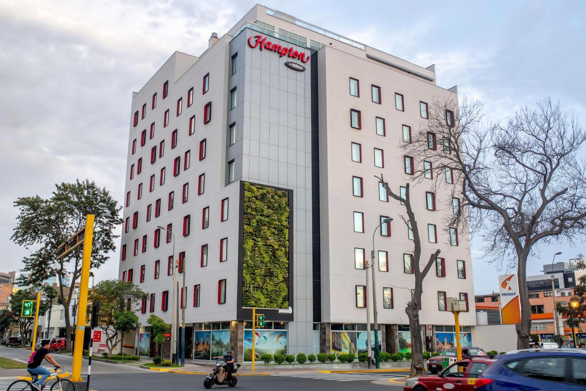 Отель Hampton By Hilton Lima San Isidro Экстерьер фото