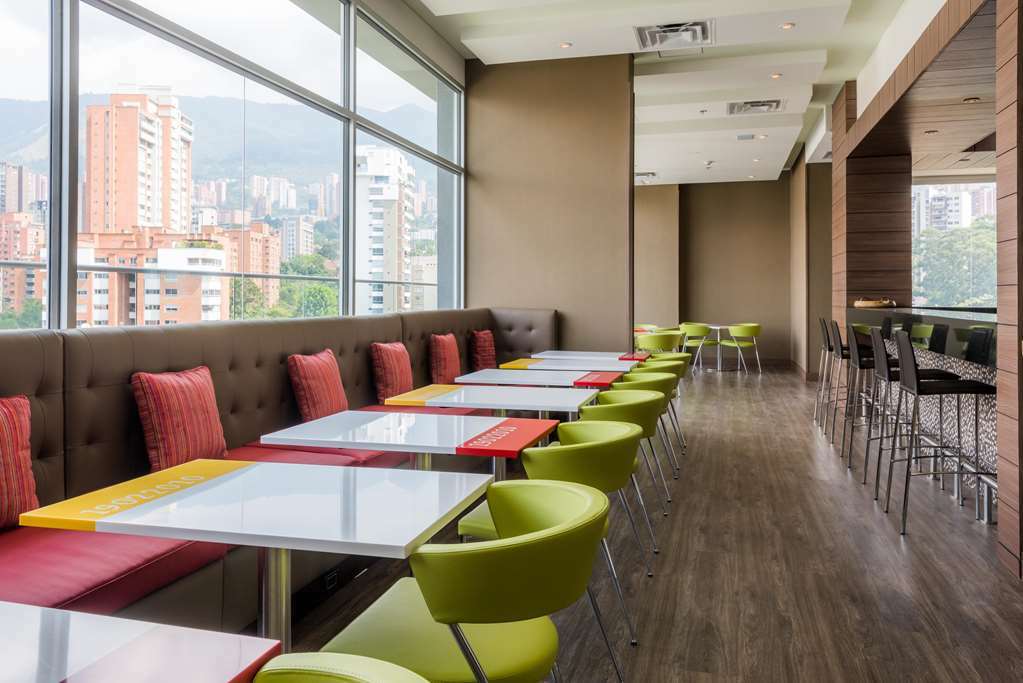 Отель Hampton By Hilton Lima San Isidro Интерьер фото